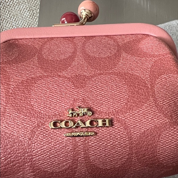 Coach NWT Pink and White Kisslock coin purse - Picture 11 of 11